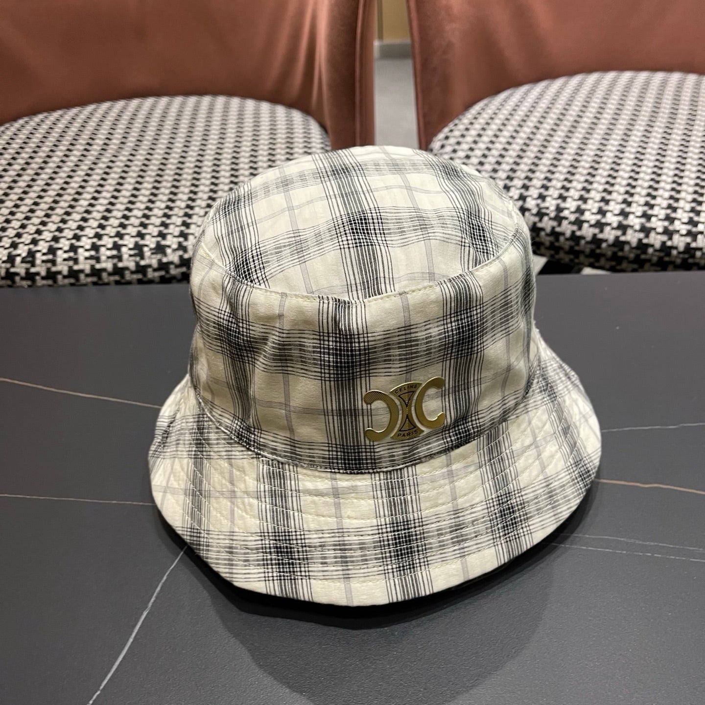 CELINE 26S BUCKET HAT STYLE 233