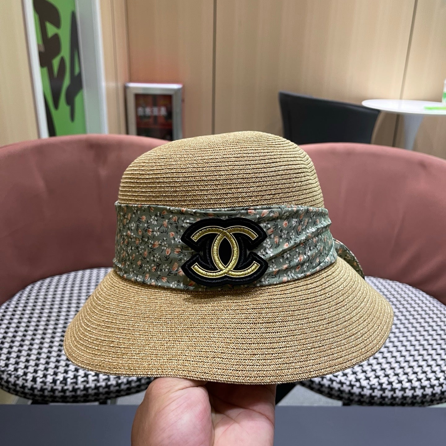 CHANEL 26S FLORAL RIBBON STRAW CLOCHE HAT 335747