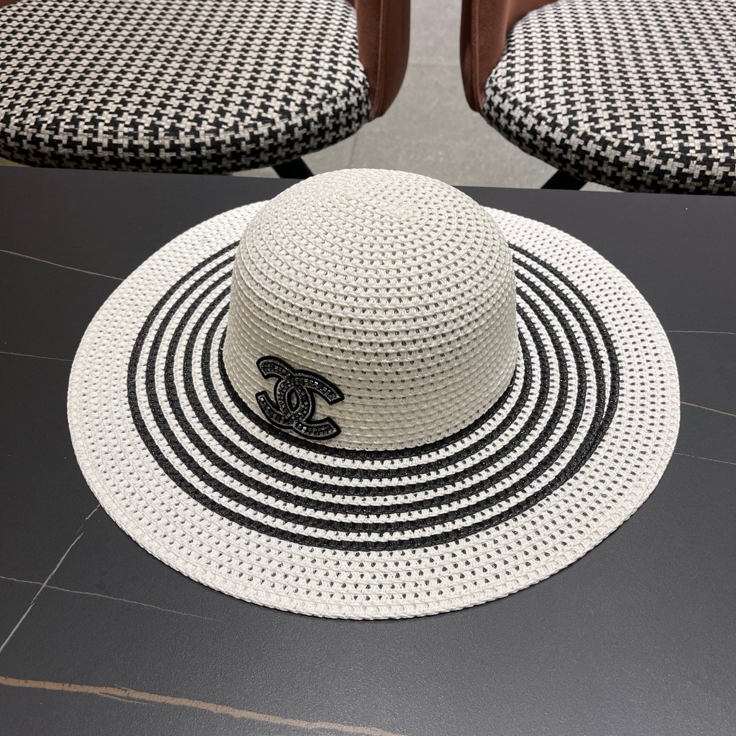 CHANEL 26S WIDE-BRIM STRAW HAT 335717