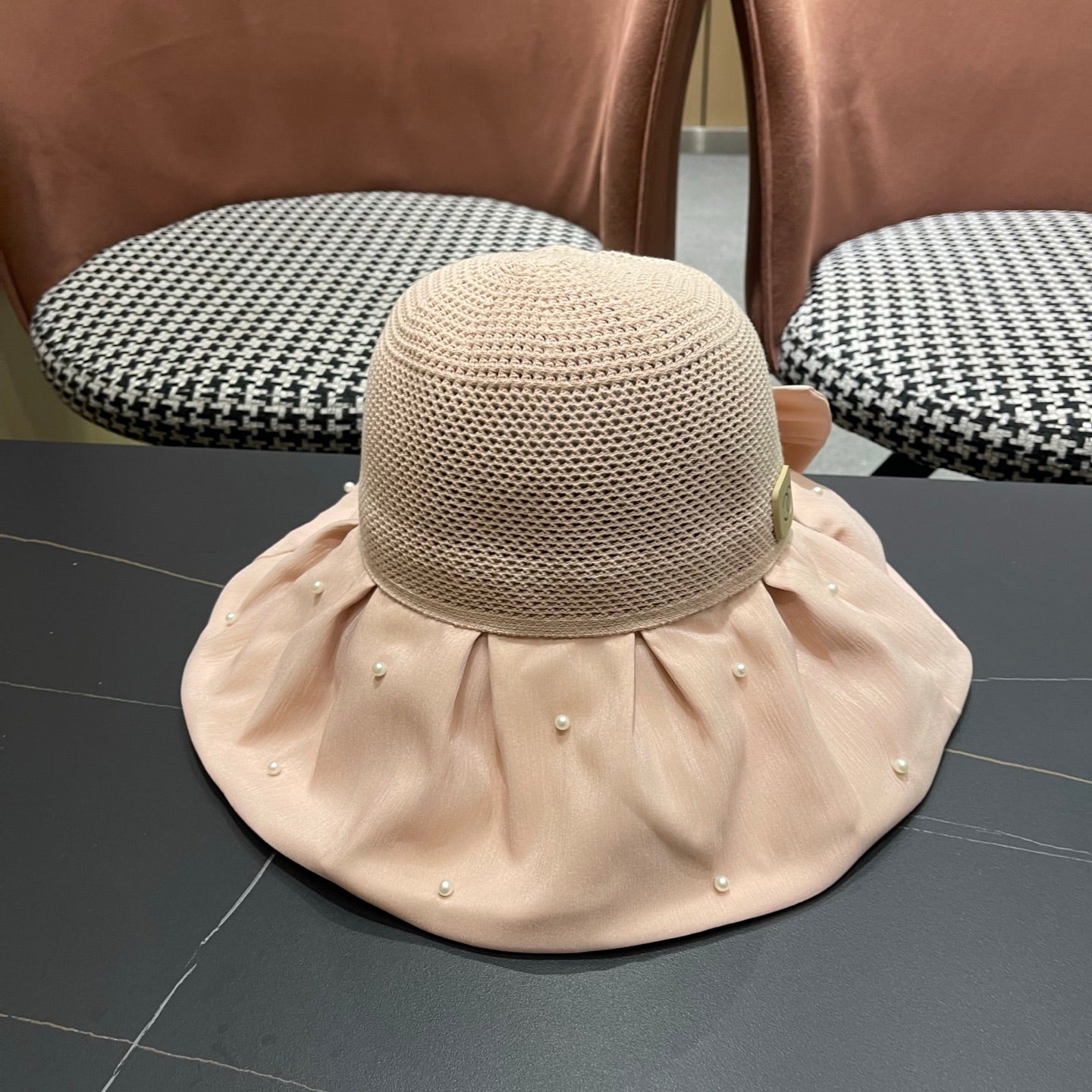 CHANEL 26S CHIFFON BOW & PEARL STRAW CLOCHE HAT 335759