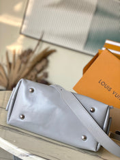 CARRYALL VIBE 33 IN TRIANON GRAY SHINY LAMBSKIN