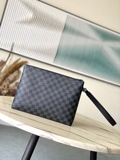 TAKEOFF POUCH 30 IN GREY BLACK DAMIER GRAPHITE CANVAS