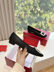 BELLE VIVIER BALLERINAS IN BLACK SILK