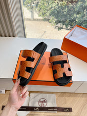 CHYPRE SANDAL IN VIVID ORANGE GRAINED CALFSKIN