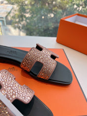 0RAN SLIDE IN PENNY BROWN CALFSKIN WITH CRYSTALS