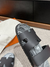 CHYPRE SANDAL BLACK CALFSKIN UNIQUE