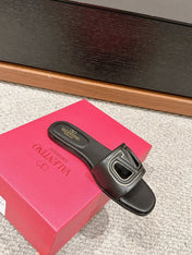 VLOGO CUT-OUT BLACK CALFSKIN SLIDE SANDAL