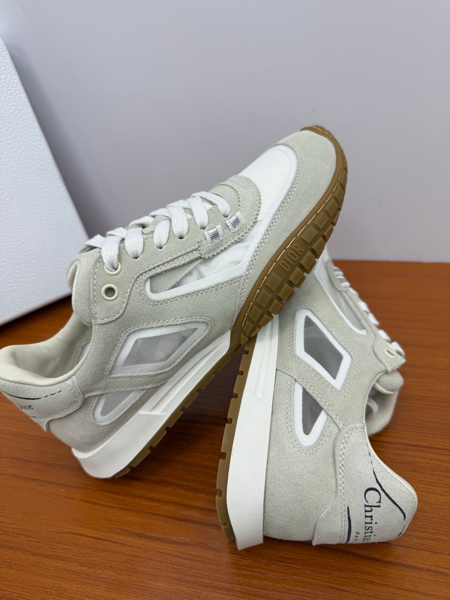 DIOR 26S SNEAKERS IN WHITE AND GRAY SUEDE AND FABRIC