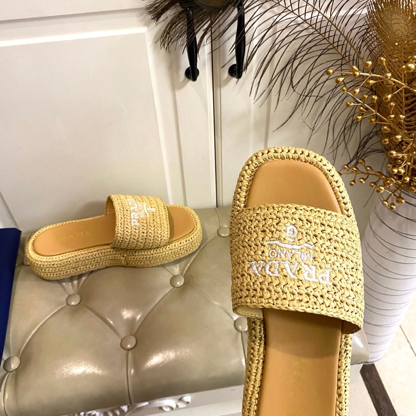 PRADA 26S SLIDE SANDALS IN BEIGE LOGO RAFFIA