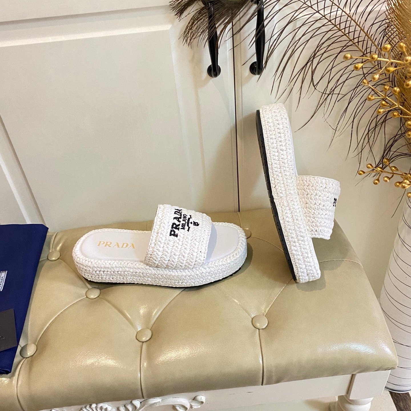 PRADA 26S SLIDE SANDALS IN WHITE LOGO RAFFIA