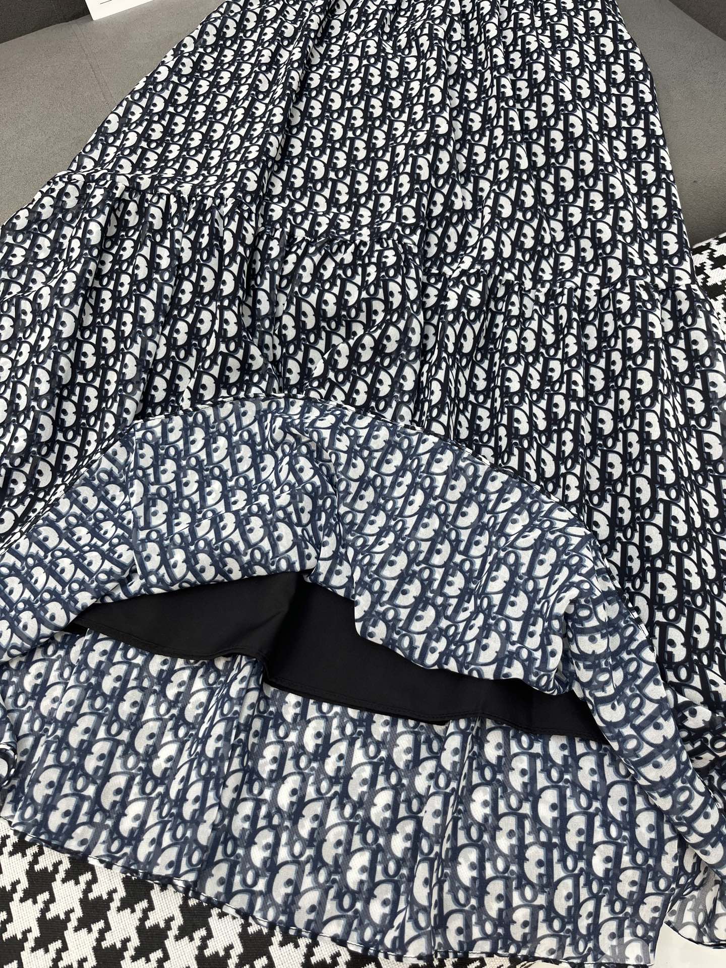 DIOR T-SHIRT AND SKIRT SET 269021