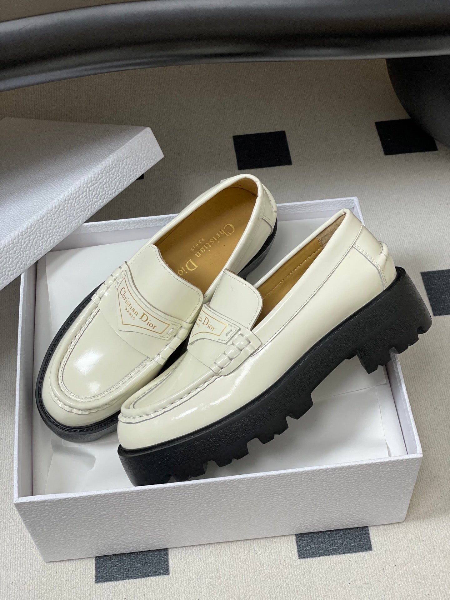 DIOR 25S BOY PLATFORM LOAFERS IN CREAM WHITE LAMBSKIN