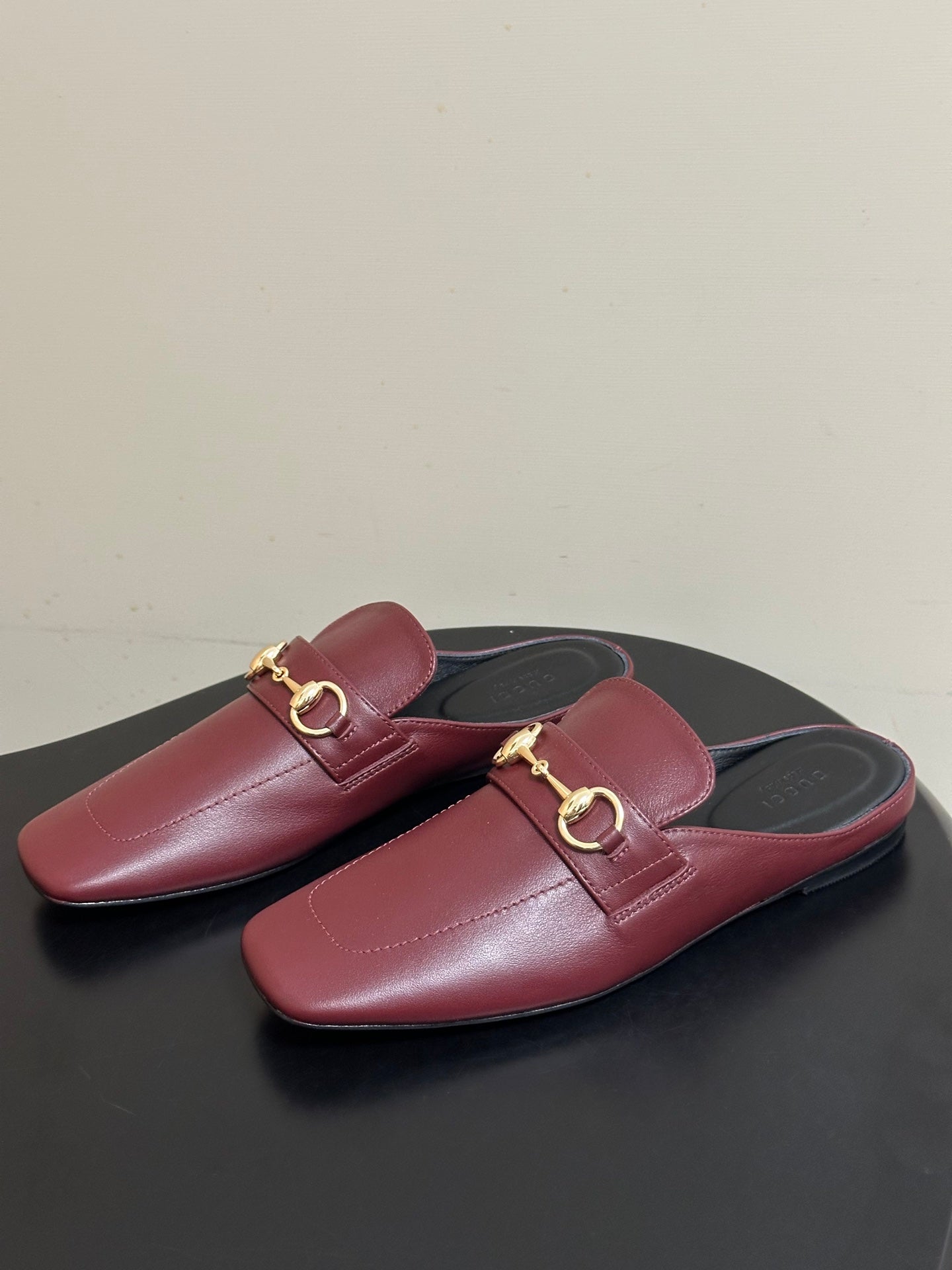 GUCCI 26S HORSEBIT LOAFER MULES IN RED CALFSKIN