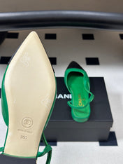 CHANEL 26S POINTED TOE SLINGBACKS IN GREEN LAMBSKIN AND BLACK FABRIC