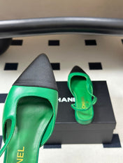 CHANEL 26S POINTED TOE SLINGBACKS IN GREEN LAMBSKIN AND BLACK FABRIC