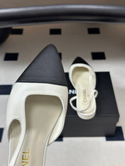 CHANEL 26S POINTED TOE SLINGBACKS IN WHITE LAMBSKIN AND BLACK FABRIC