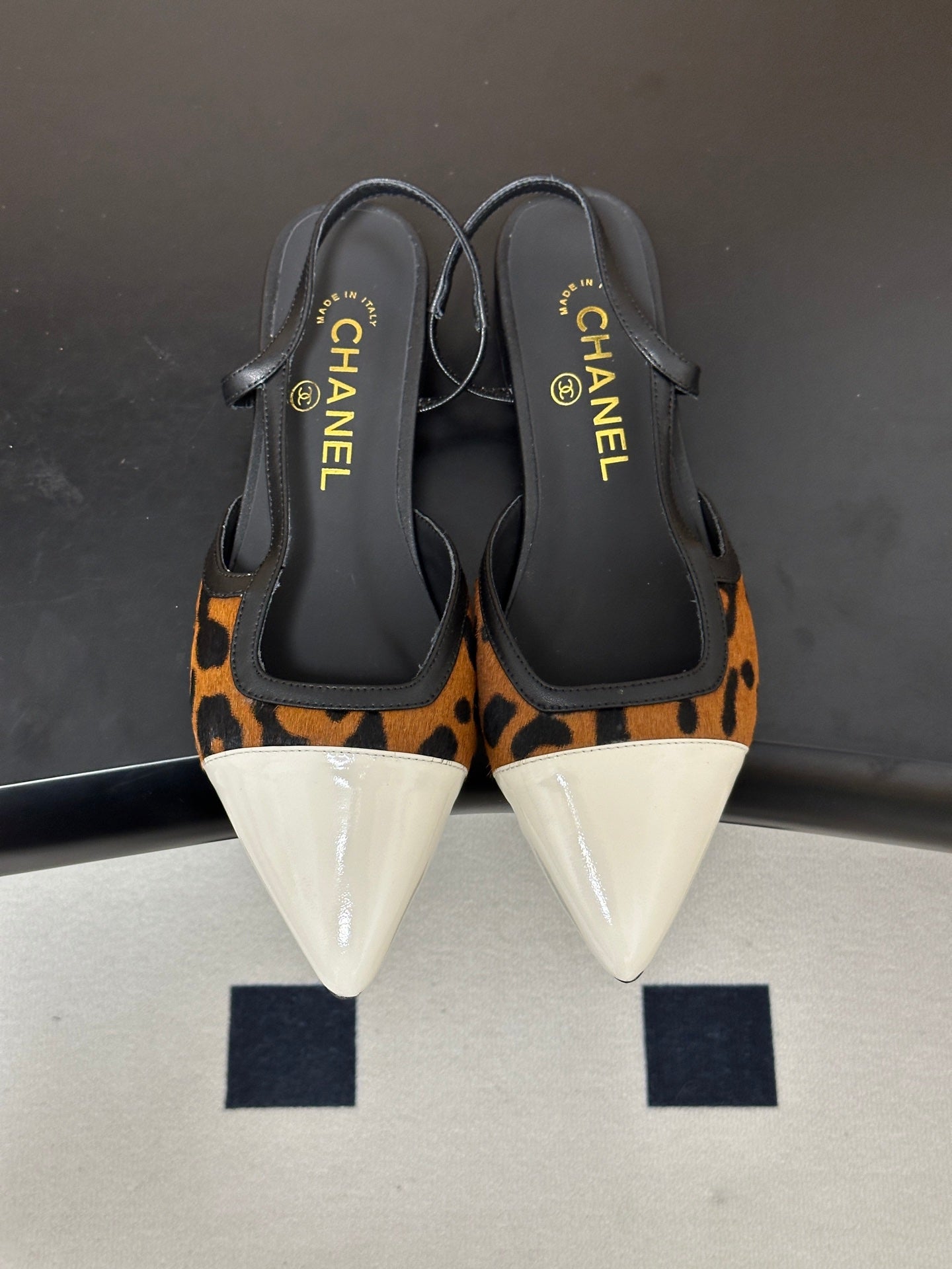 CHANEL 26S POINTED TOE SLINGBACKS IN BROWN PONY HAIR AND WHITE LAMBSKIN