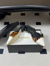 CHANEL 26S POINTED TOE SLINGBACKS IN BROWN PONY HAIR AND WHITE LAMBSKIN