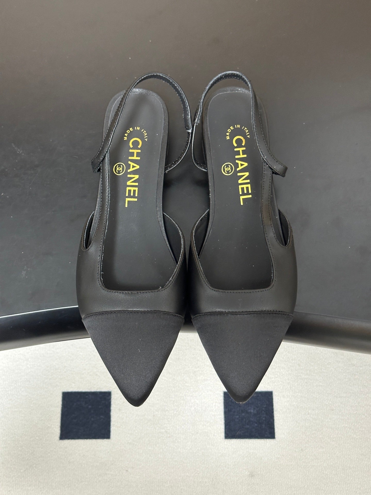 CHANEL 26S POINTED TOE SLINGBACKS IN BLACK LAMBSKIN AND FABRIC