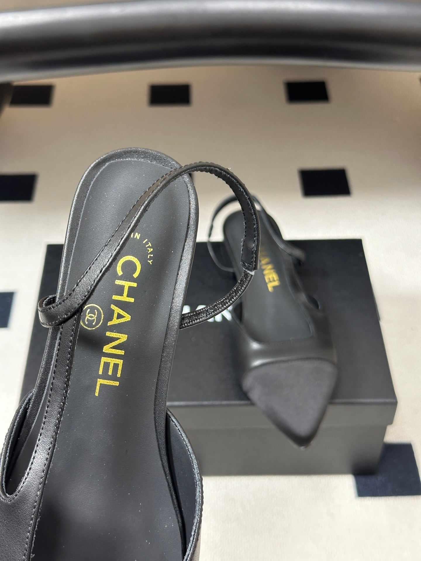 CHANEL 26S POINTED TOE SLINGBACKS IN BLACK LAMBSKIN AND FABRIC