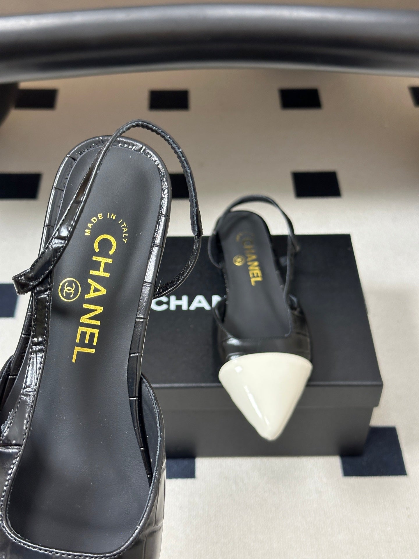CHANEL 26S POINTED TOE SLINGBACKS IN BLACK MIX WHITE LAMBSKIN