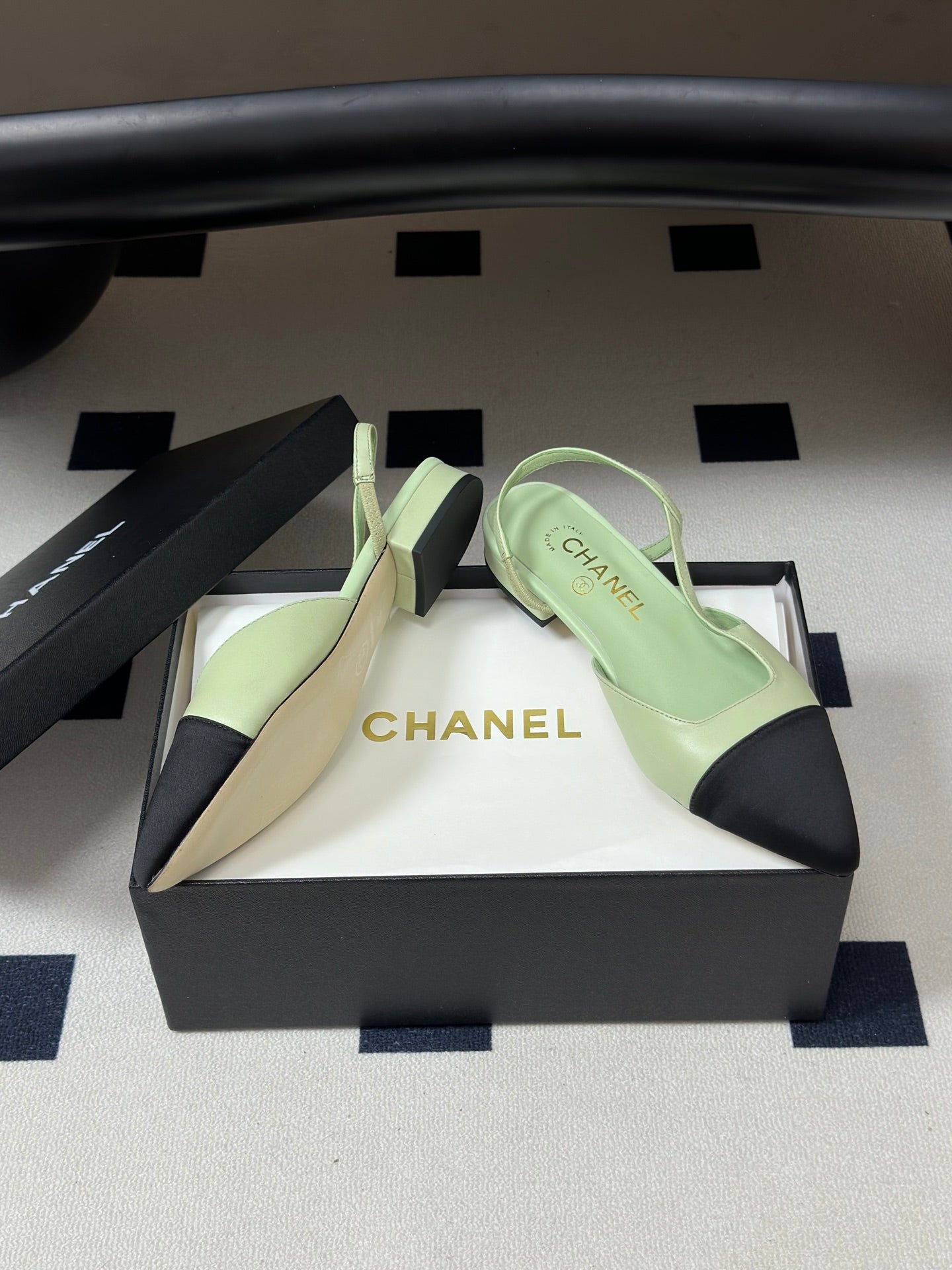 CHANEL 26S POINTED TOE SLINGBACKS IN PASTEL GREEN LAMBSKIN AND BLACK FABRIC