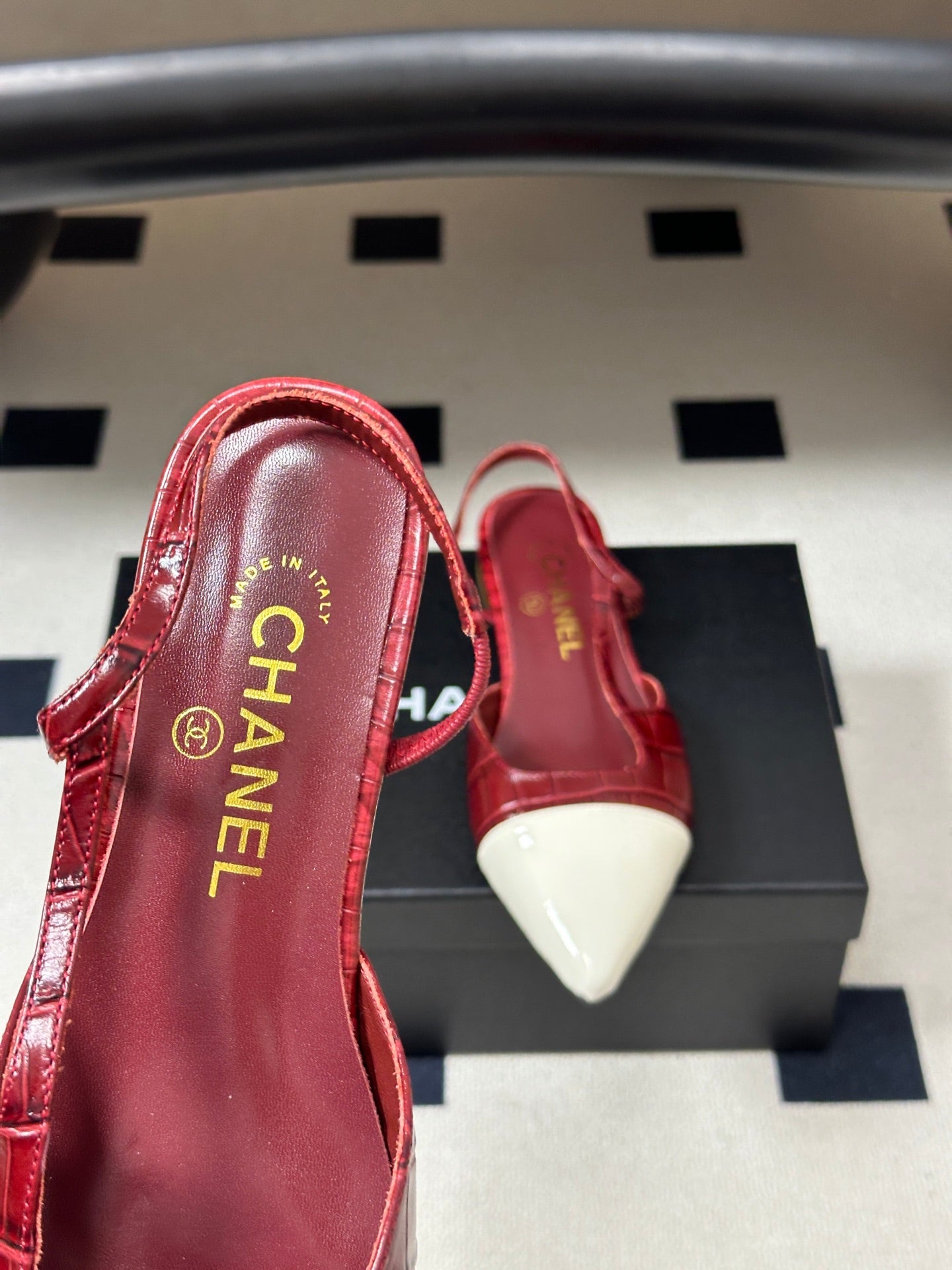 CHANEL 26S POINTED TOE SLINGBACKS IN DARK RED AND WHITE LAMBSKIN