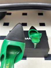 CHANEL 26S POINTED TOE HIGH HEEL SLINGBACKS 85 MM IN GREEN LAMBSKIN AND BLACK FABRIC