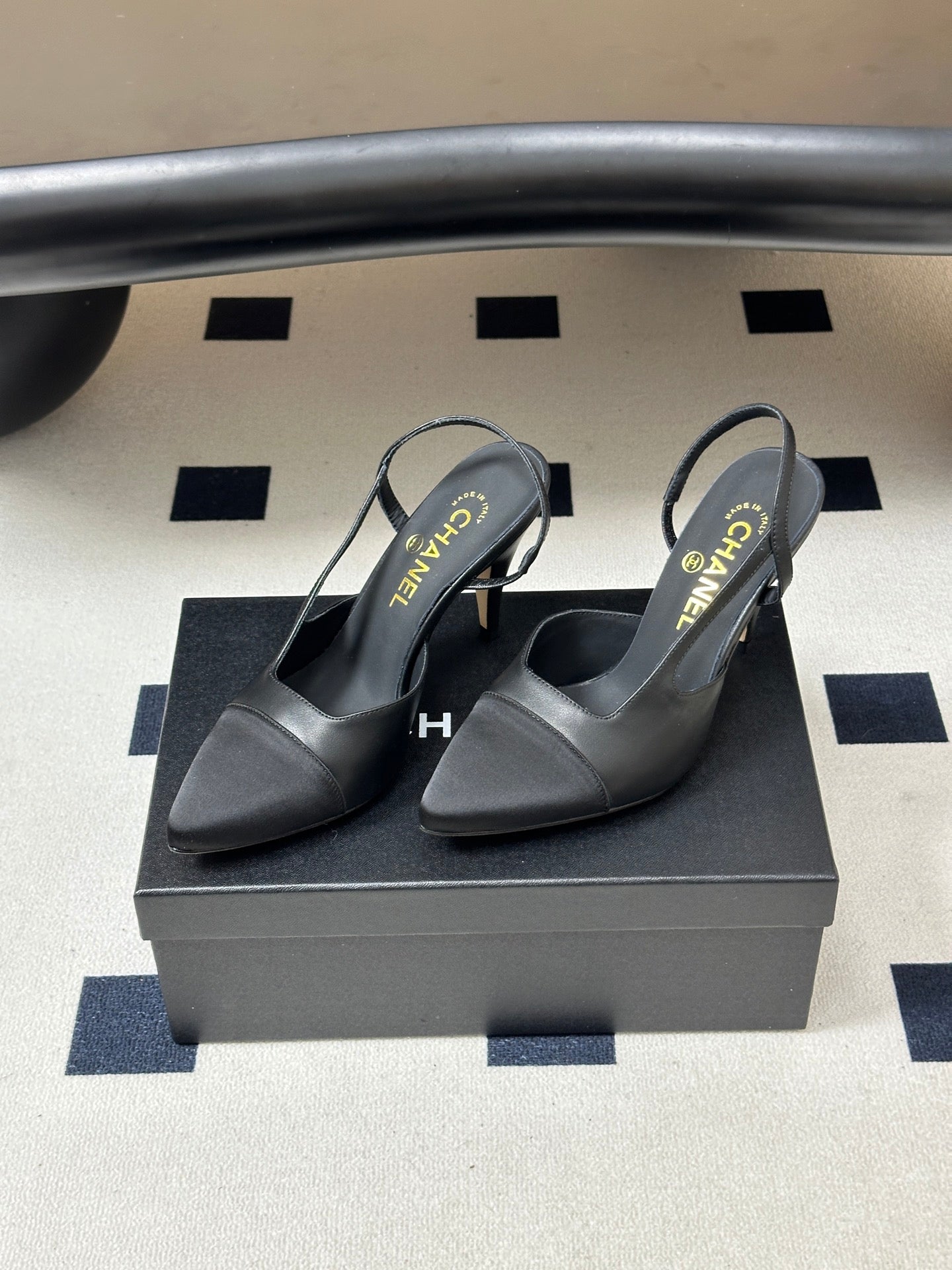 CHANEL 26S POINTED TOE HIGH HEEL SLINGBACKS 85 MM IN BLACK LAMBSKIN AND FABRIC
