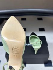 CHANEL 26S POINTED TOE HIGH HEEL SLINGBACKS 85 MM IN PASTEL GREEN LAMBSKIN WITH BLACK TOE