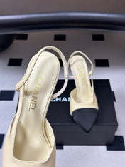 CHANEL 26S POINTED TOE HIGH HEEL SLINGBACKS 85 MM IN CREAM LAMBSKIN AND BLACK FABRIC