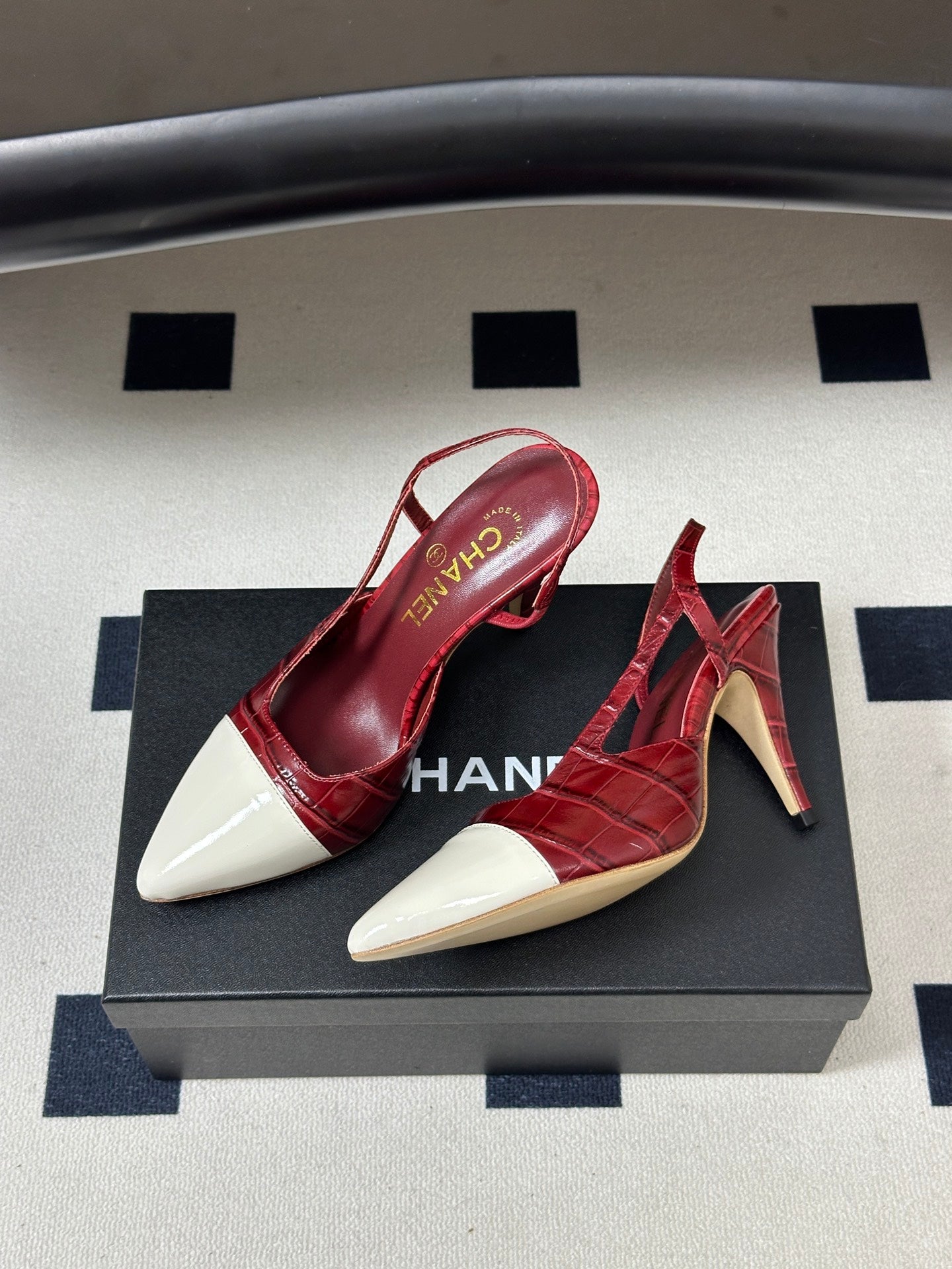 CHANEL 26S POINTED TOE HIGH HEEL SLINGBACKS 85 MM IN  DARK RED MIX WHITE LAMBSKIN