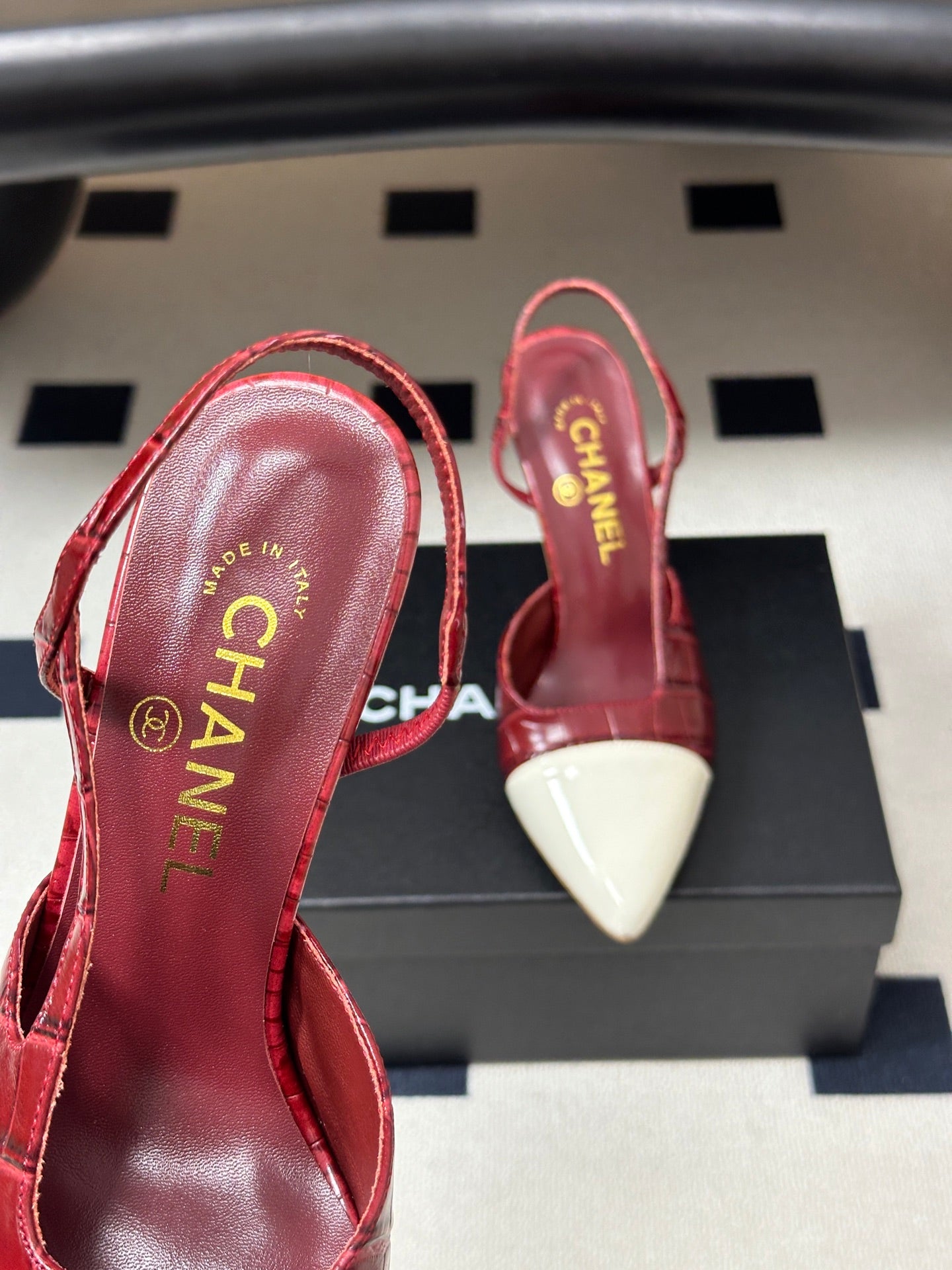 CHANEL 26S POINTED TOE HIGH HEEL SLINGBACKS 85 MM IN  DARK RED MIX WHITE LAMBSKIN