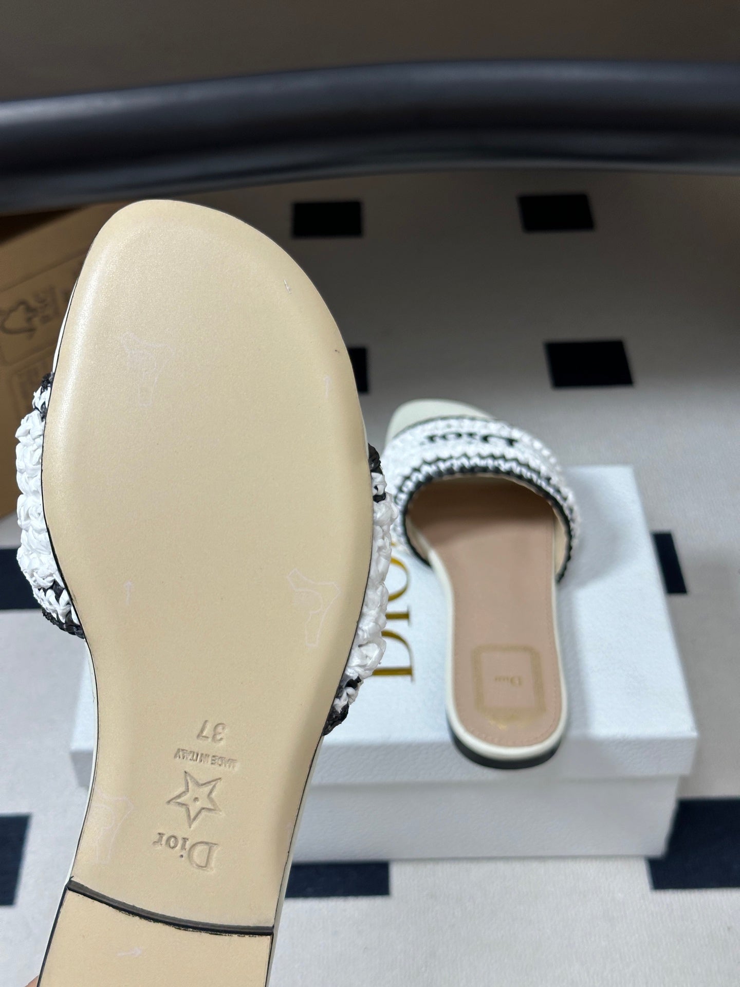 DIOR 26S FLAT SLIDE SANDALS IN IVORY WHITE RAFFIA
