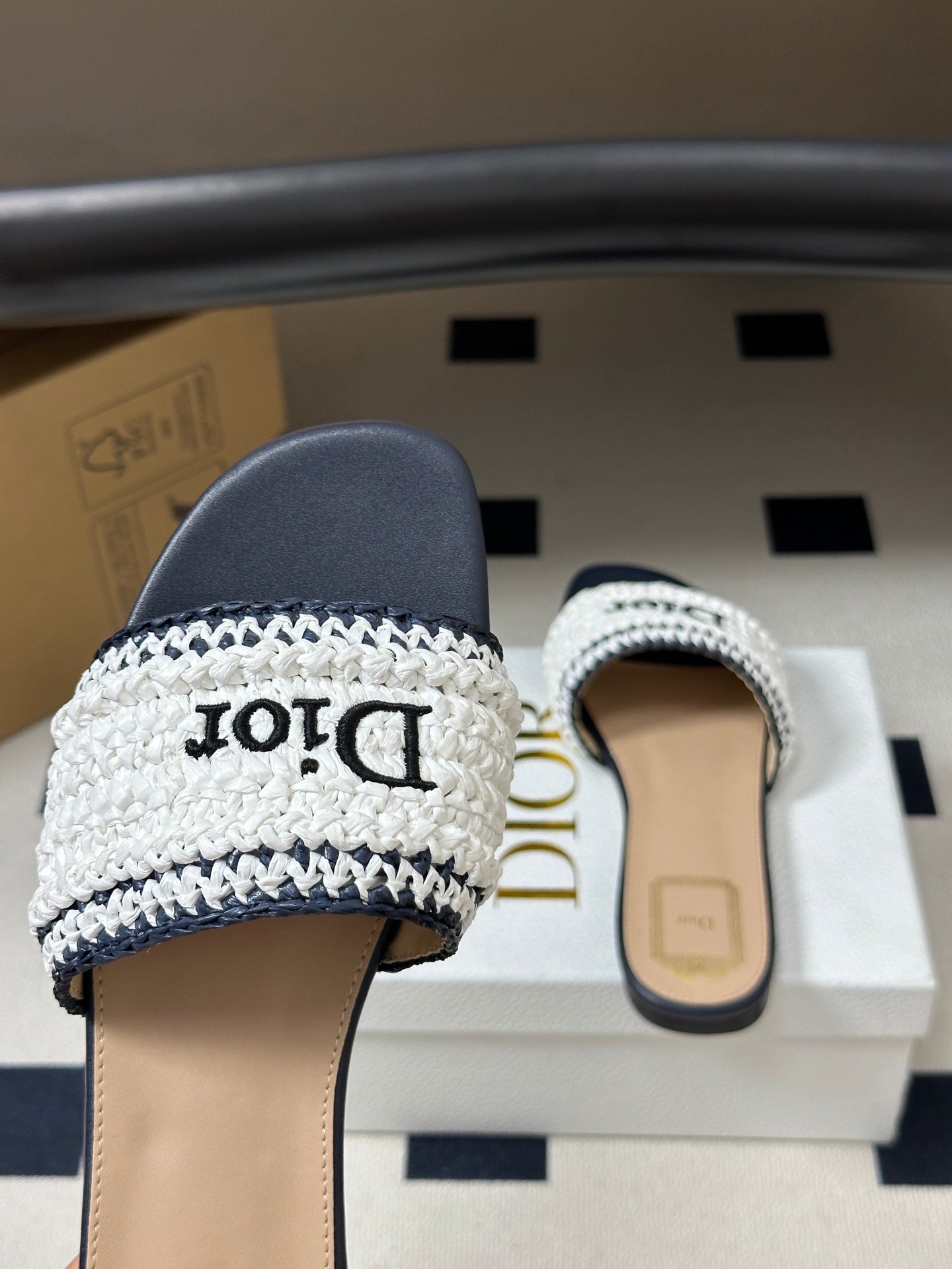 DIOR 26S FLAT SLIDE SANDALS IN WHITE AND NAVY BLUE RAFFIA