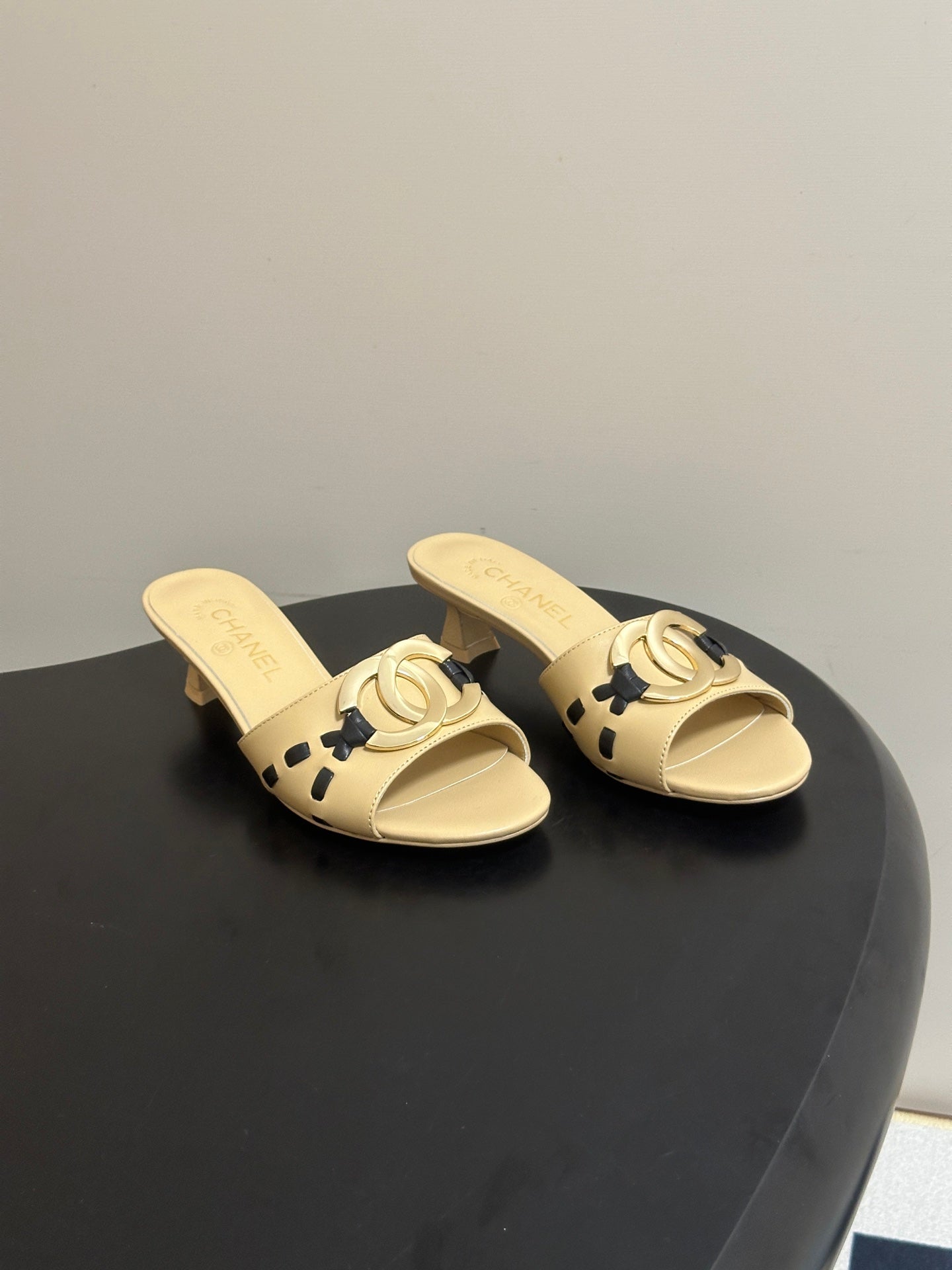 CHANEL 26S HIGH HEEL MULE IN BEIGE LAMBSKIN WITH GOLD TONE CC LOGO