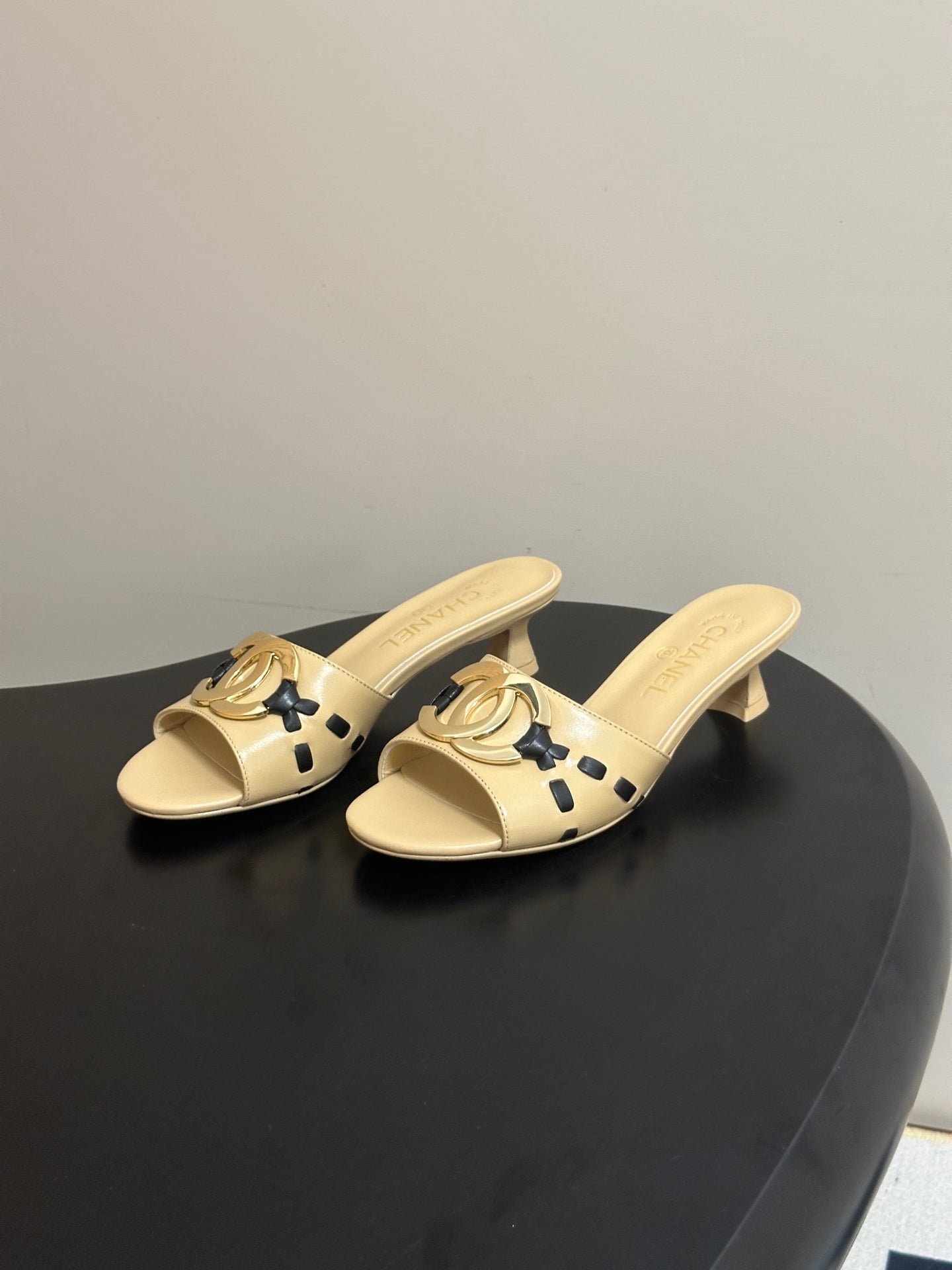 CHANEL 26S HIGH HEEL MULE IN BEIGE LAMBSKIN WITH GOLD TONE CC LOGO