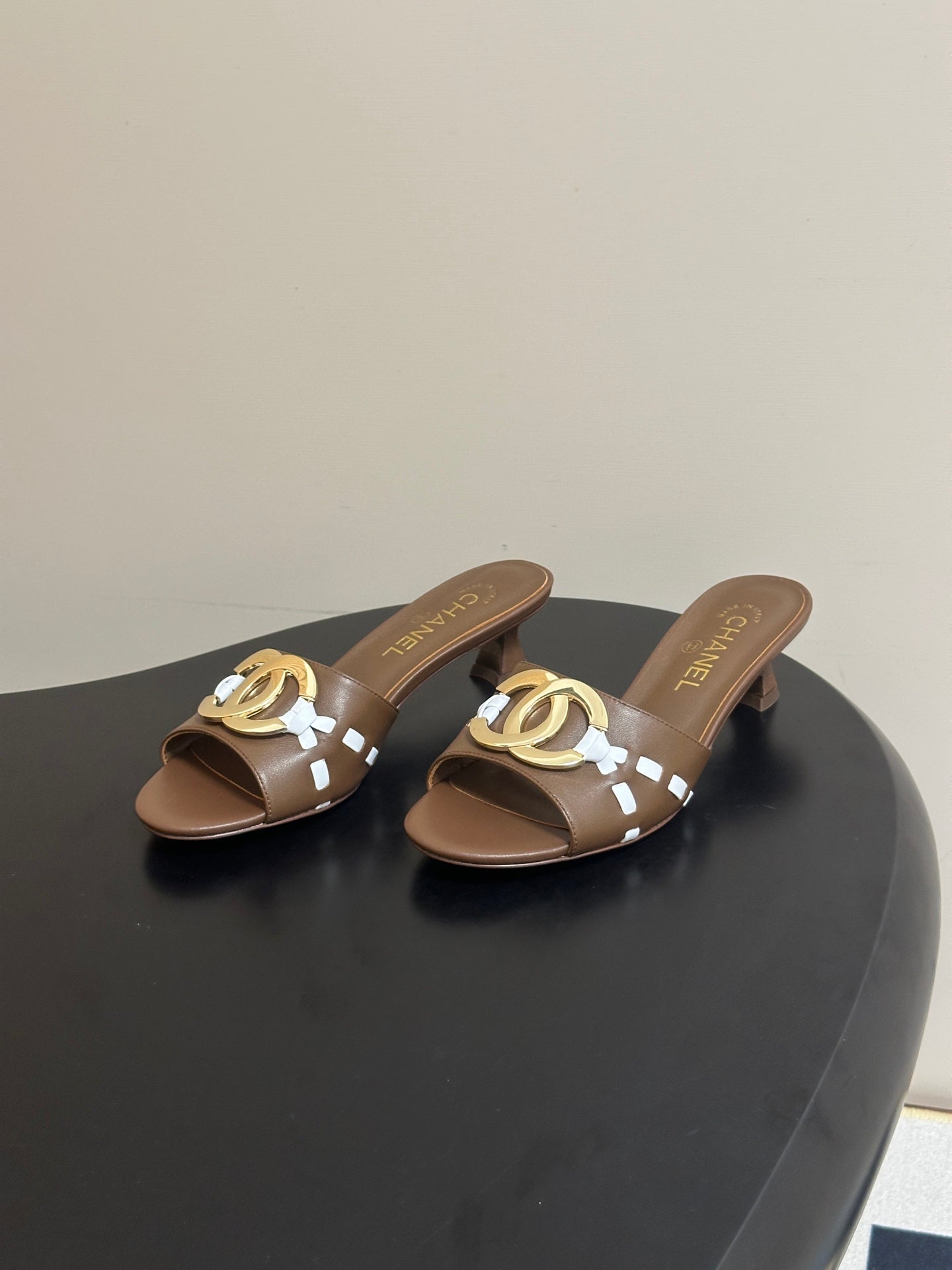 CHANEL 26S HIGH HEEL MULE IN BROWN LAMBSKIN WITH GOLD TONE CC LOGO