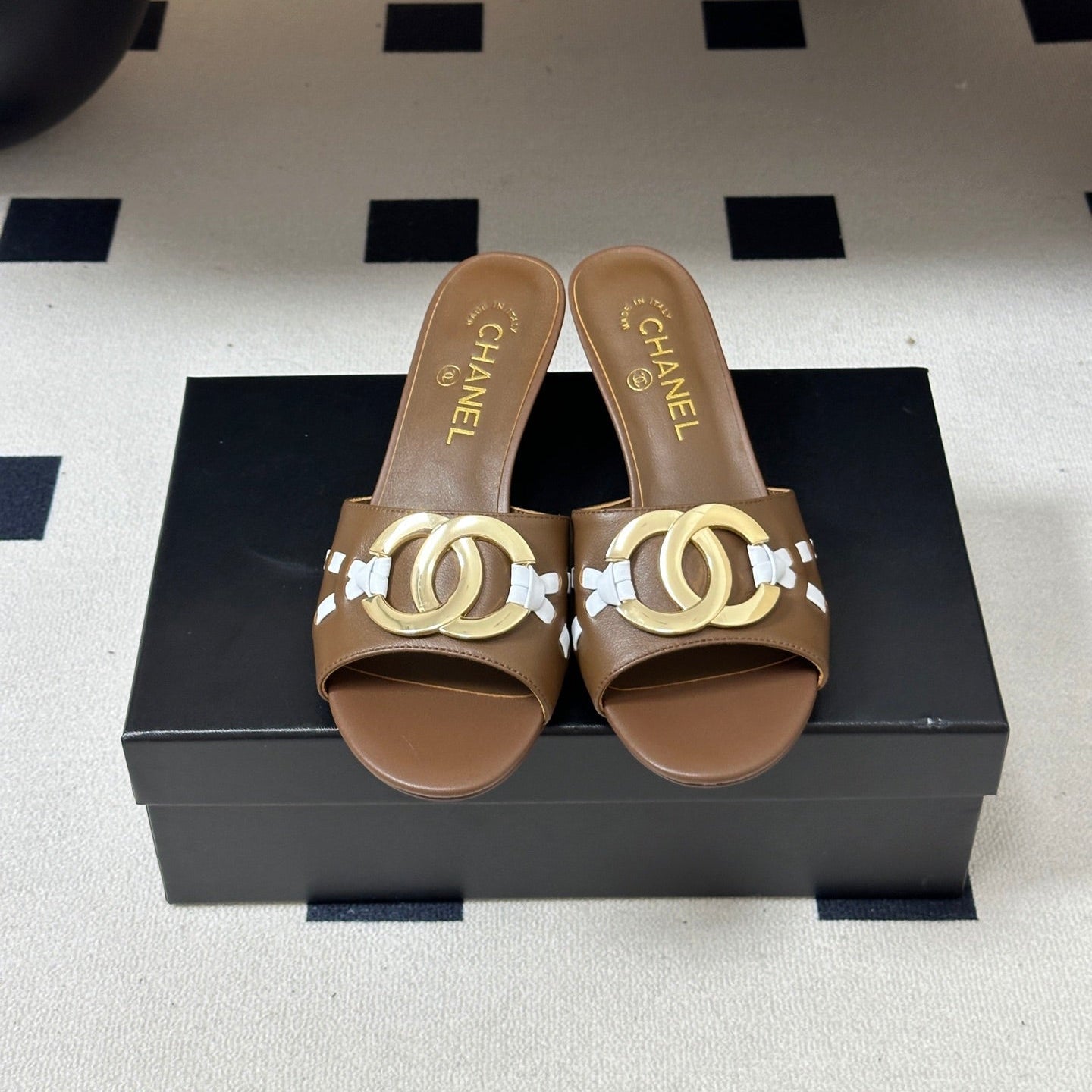 CHANEL 26S HIGH HEEL MULE IN BROWN LAMBSKIN WITH GOLD TONE CC LOGO