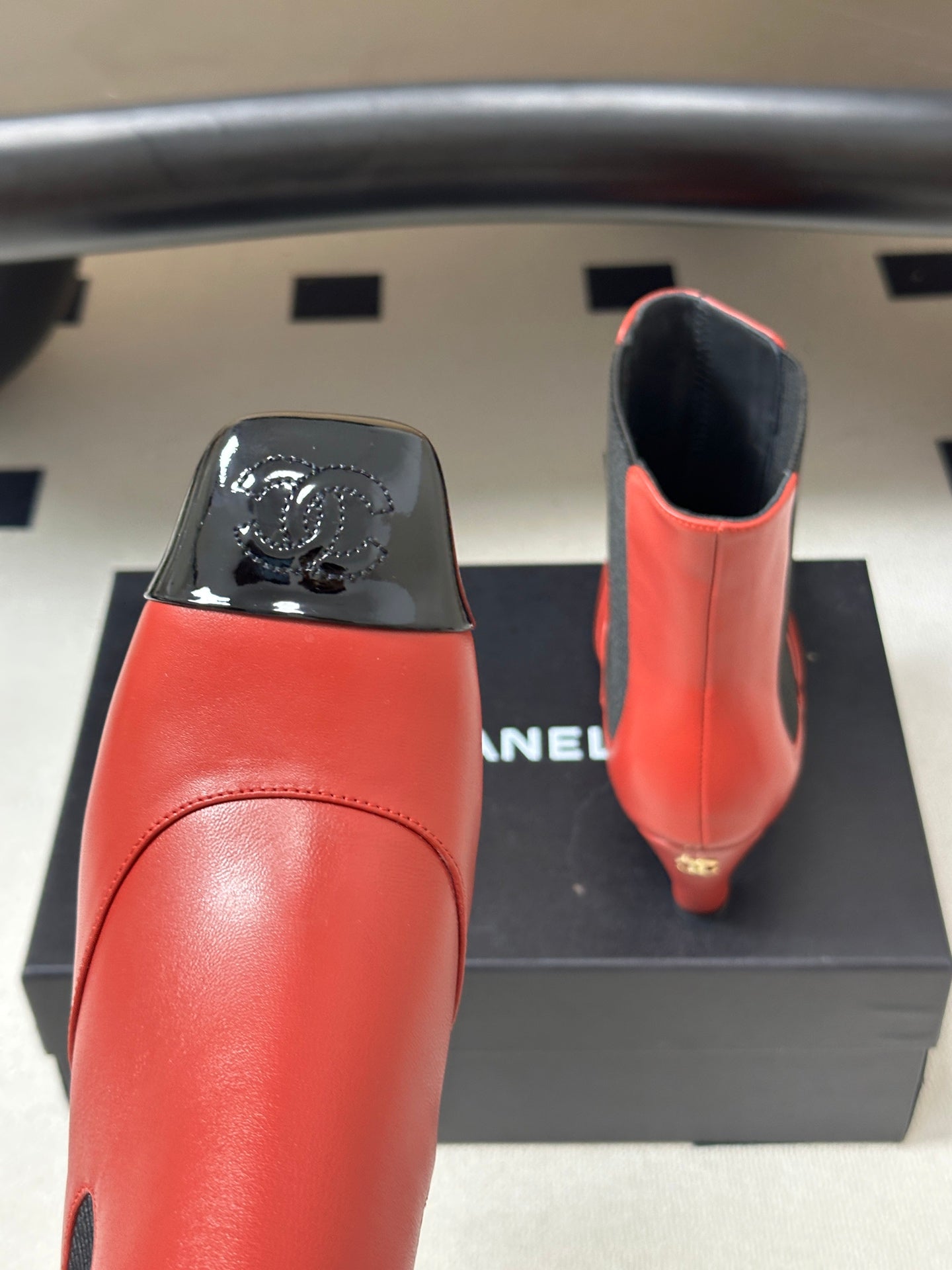 CHANEL 26S ANKLE BOOTS 60 MM IN RED CALFSKIN AND BLACK PATENT