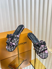 LV 26S FLAT MULES IN BLACK CALFSKIN CHERRY BLOSSOM MONOGRAM WITH BOW