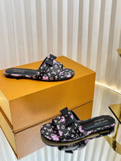 LV 26S FLAT MULES IN BLACK CALFSKIN CHERRY BLOSSOM MONOGRAM WITH BOW