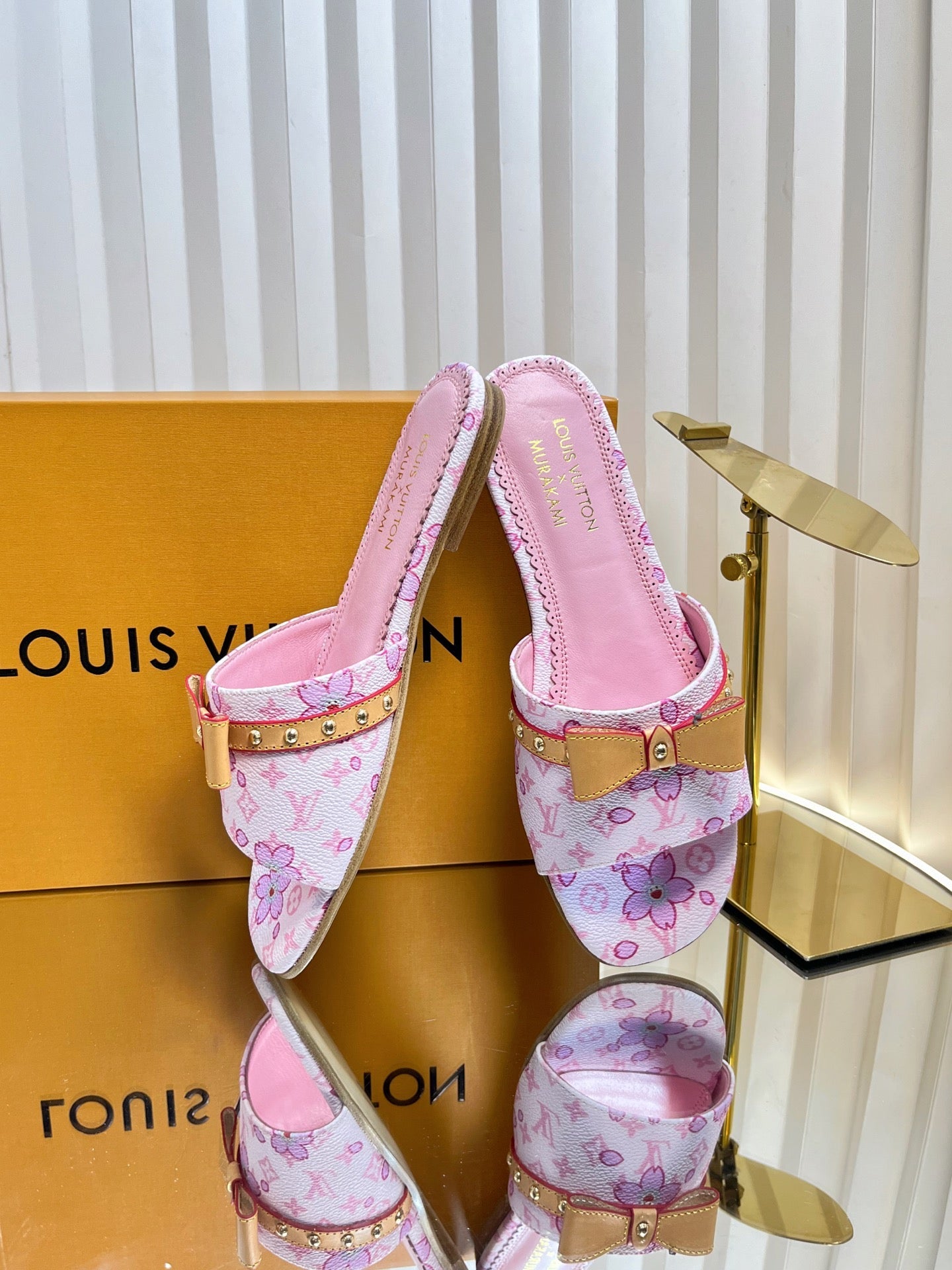 LV 26S FLAT MULES IN LIGHT PINK CALFSKIN CHERRY BLOSSOM MONOGRAM WITH BOW
