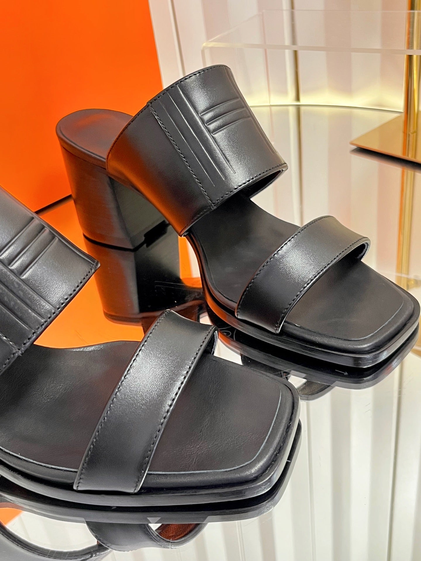 HM 26S MONICA 60 SANDAL IN BLACK CALFSKIN
