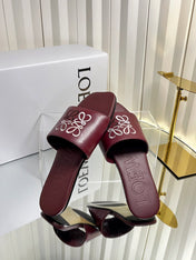 LOEWE 26S LOGO-EMBROIDERED SANDALS IN DARK RED CALFSKIN