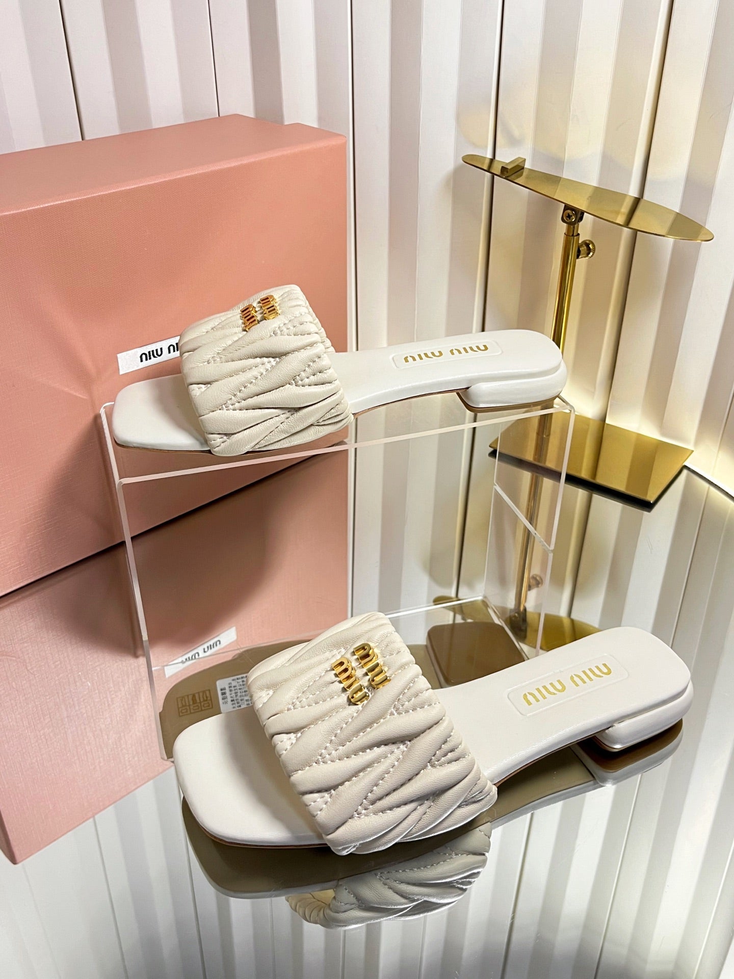 MIUMIU 26S MATELASSE SLIDES IN LIGHT BEIGE CALFSKIN GOLD HARDWARE