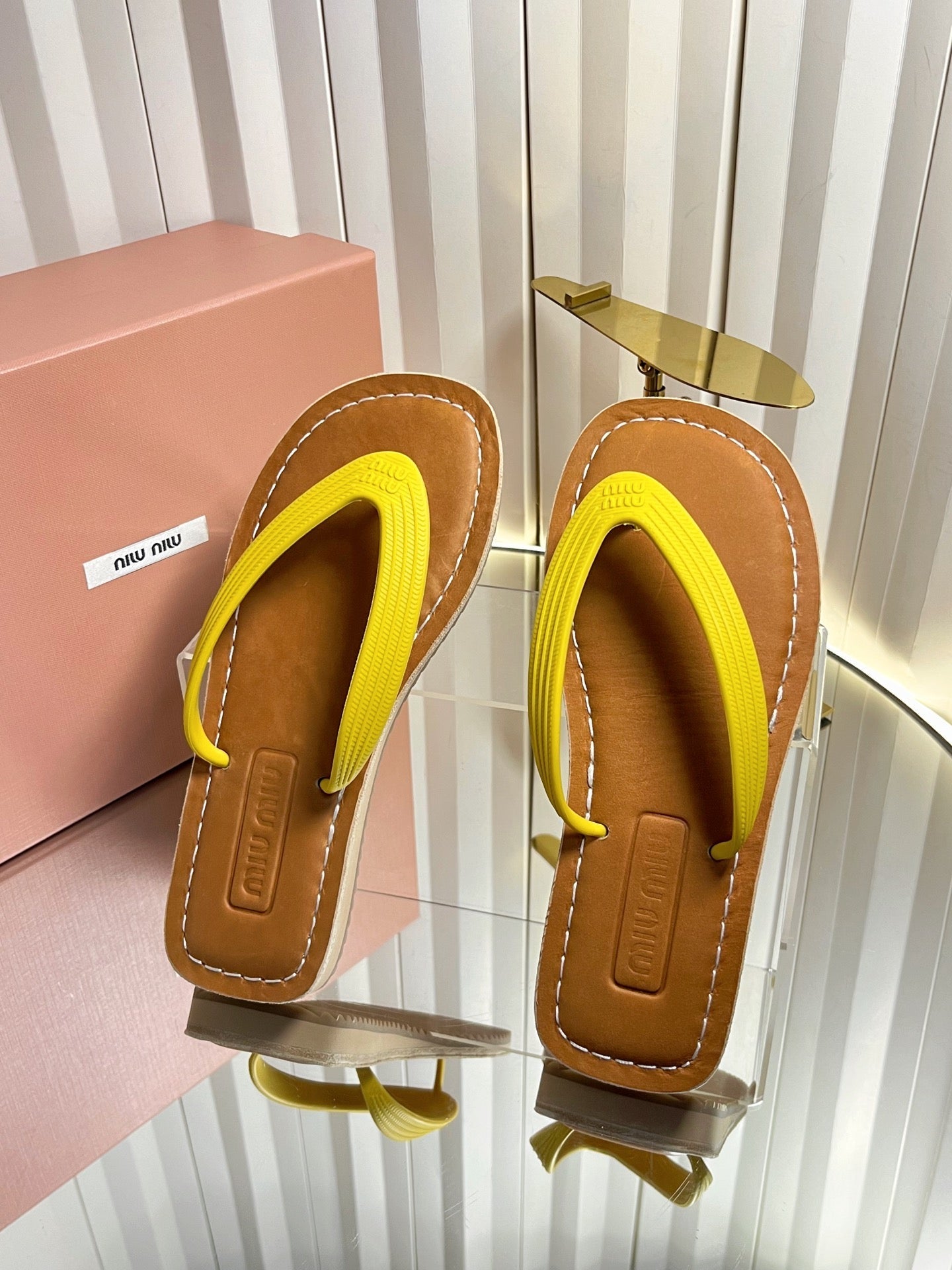 MIUMIU 26S THONG FLAT SANDALS IN YELLOW CALFSKIN