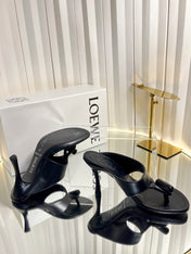 LOEWE 26S HEELED THONG SANDALS 90 MM IN BLACK CALFSKIN