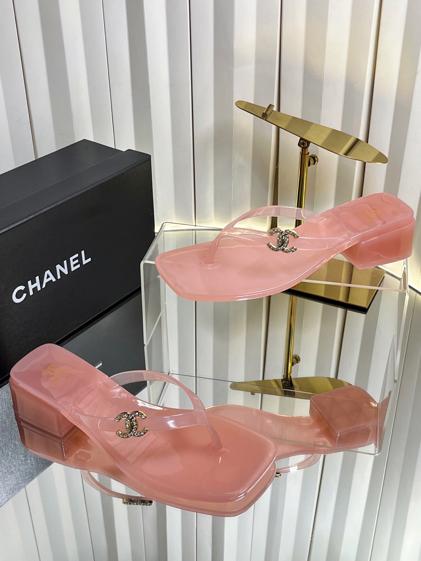 CHANEL 26S TRANSPARENT THONG SANDALS IN PASTEL PINK PVC