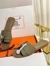 HM 26S ORAN SANDALS IN OLIVE BROWN EPSOM CALFSKIN SILVER HARDWARE